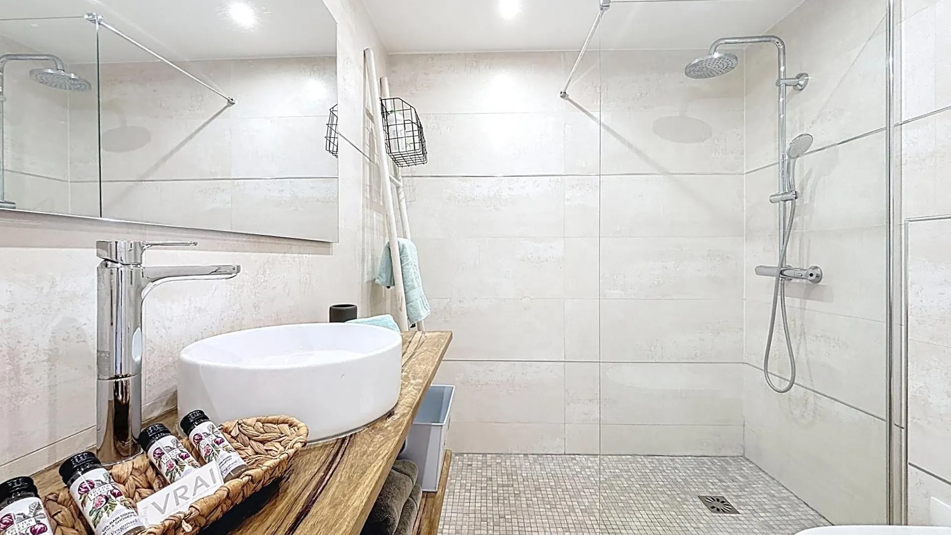 Suite Jardin Signature - Magnifique 2 Pieces - 4 Pers - Piscine - Plages 2Km Antibes